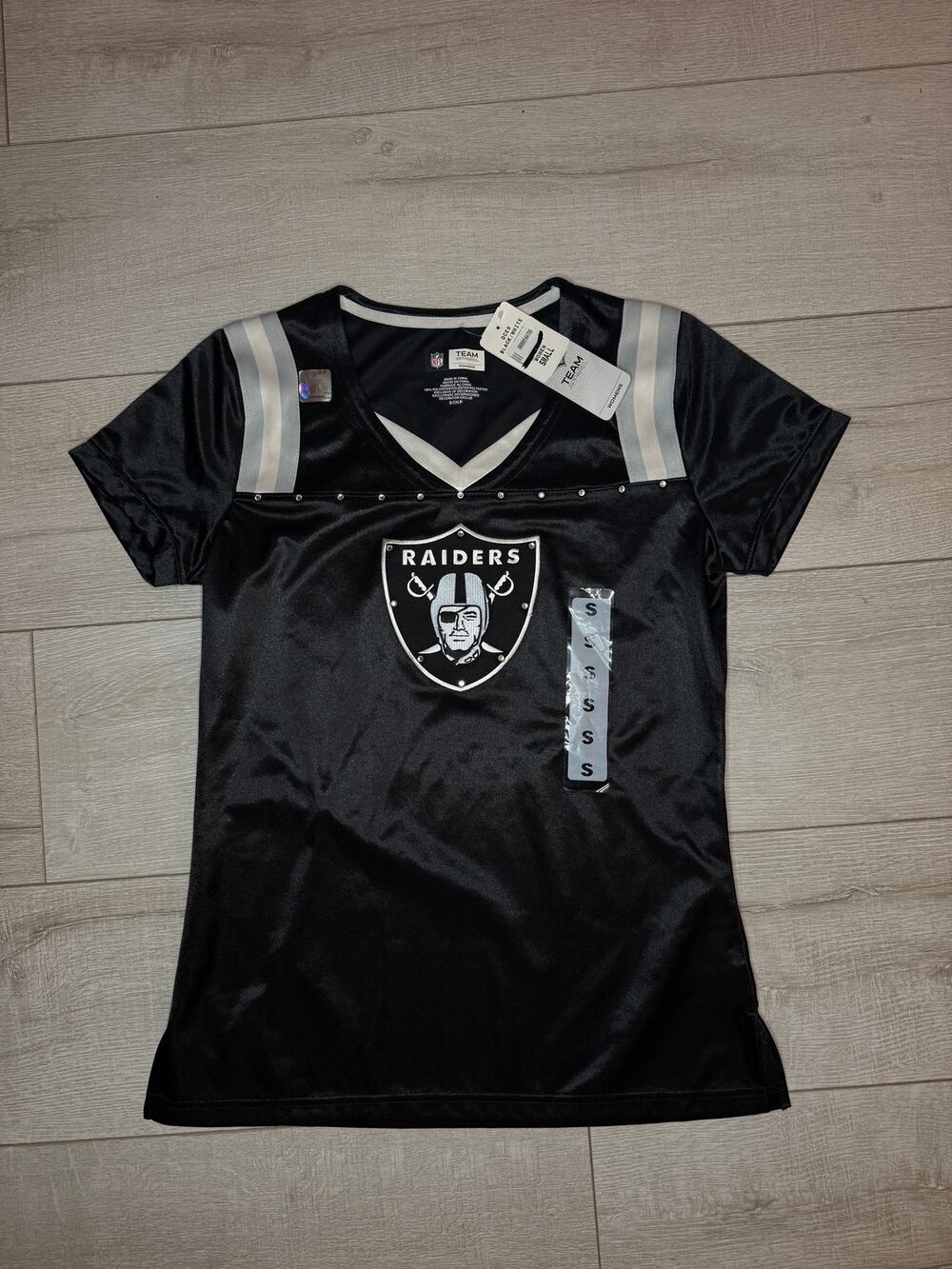 NWT Womens NFL Oakland Raiders Jersey Top V-Neck Rhinestone Short Sleeve Small